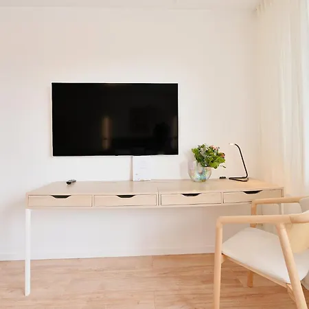 Beautiful And Stylish 1-Bedroom With Kitchen And King Size Bed Wuppertal Exterior photo