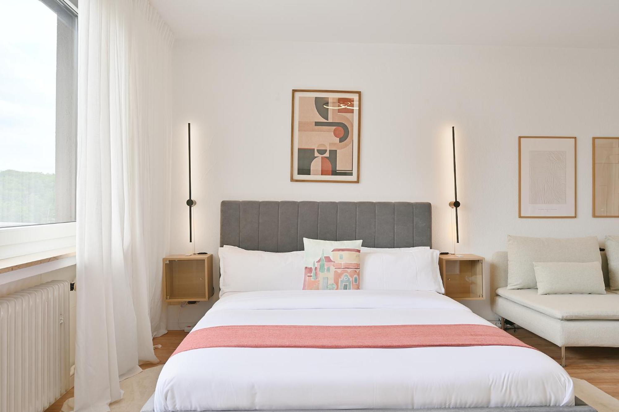 Beautiful And Stylish 1-bedroom With Kitchen And King Size Bed